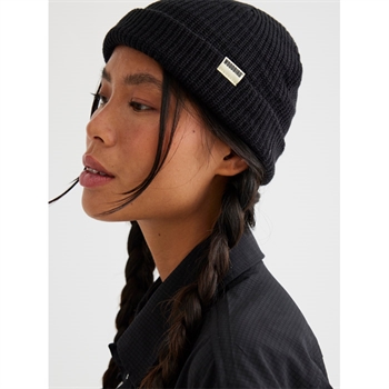 Klassisk sort beanie hue fra Woodbird.