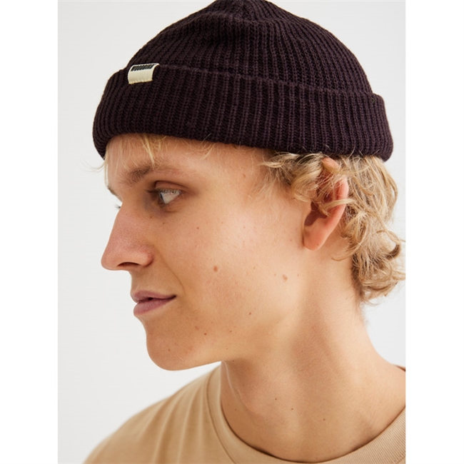 Lækker brun beanie hue fra Woodbird.