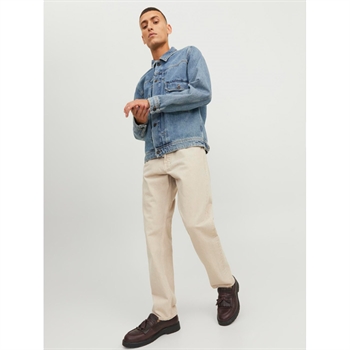 Flot lys beige jeans fra Jack & Jones.