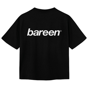 Bareen sort box fit / oversize t-shirt med logo på ryggen.