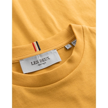 Casual Gul T-Shirt fra Les Deux med Logo