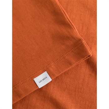 Casual Orange T-Shirt fra Les Deux med Print