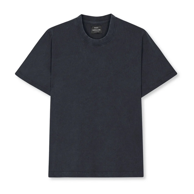 Regular sort jersey dyed t-shirt fra Mads Nørgaard.