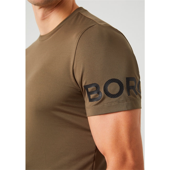 Brun sports t-shirt fra Björn Borg med logo på ærmerne