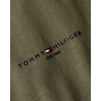 Smart T-shirt med logo og logo striber i grøn fra Tommy Hilfiger.