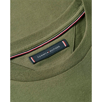 Lækker regular grøn t-shirt fra Tommy Hilfiger med logo