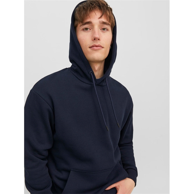 Smart mørkeblå hoodie med lomme fra Jack & Jones.