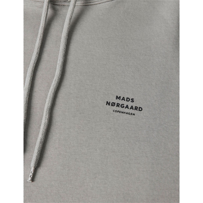 Lækker grå hoodie fra Mads Nørgaard med logo