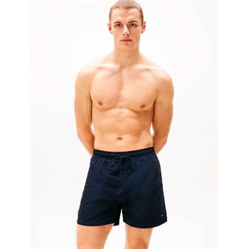 Mørkeblå badeshorts fra Tommy Hilfiger.