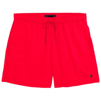 Rød badeshorts fra Tommy Hilfiger.