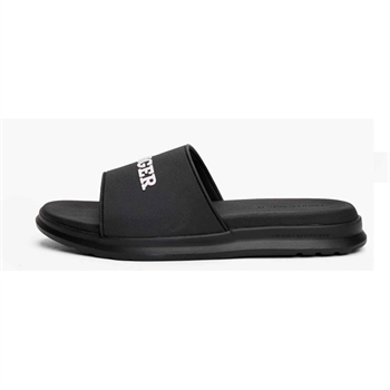 Sort sandal med logo fra Tommy Hilfiger.