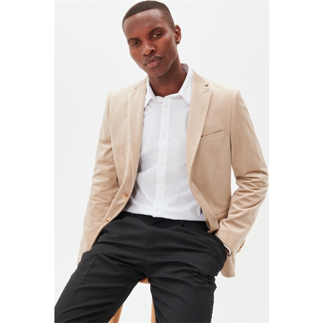 Smart og stilren beige velour blazer fra Matinique.