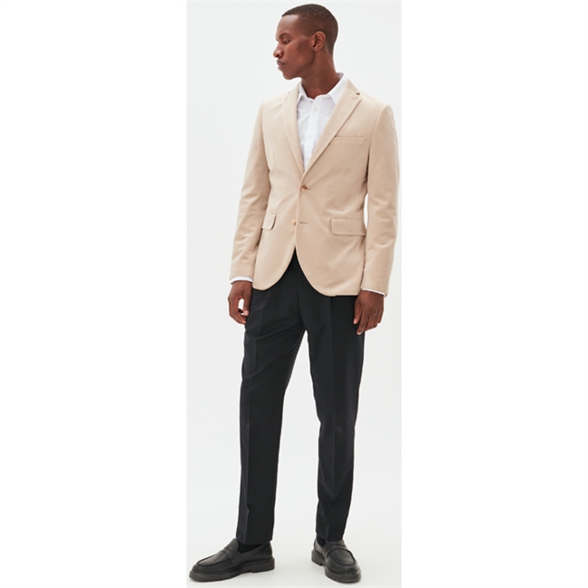 Smart og stilren beige velour blazer fra Matinique.